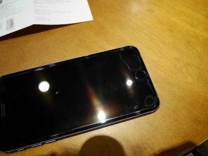 WANLOK - iPhone6 ガラスシートを貼付ける